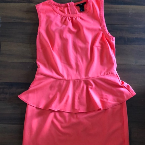 H&M Stylish peplum dress - Picture 4 of 5